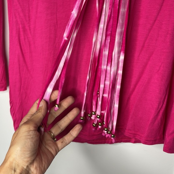 Women’s long sleeve top with front bead detail and asymmetrical back - Picture 3 of 7